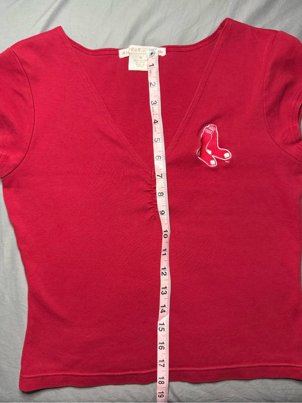 Antigua Sport Boston Red Sox Red V-Neck T-Shirt Women's Medium MLB Embroidered - Picture 3 of 7